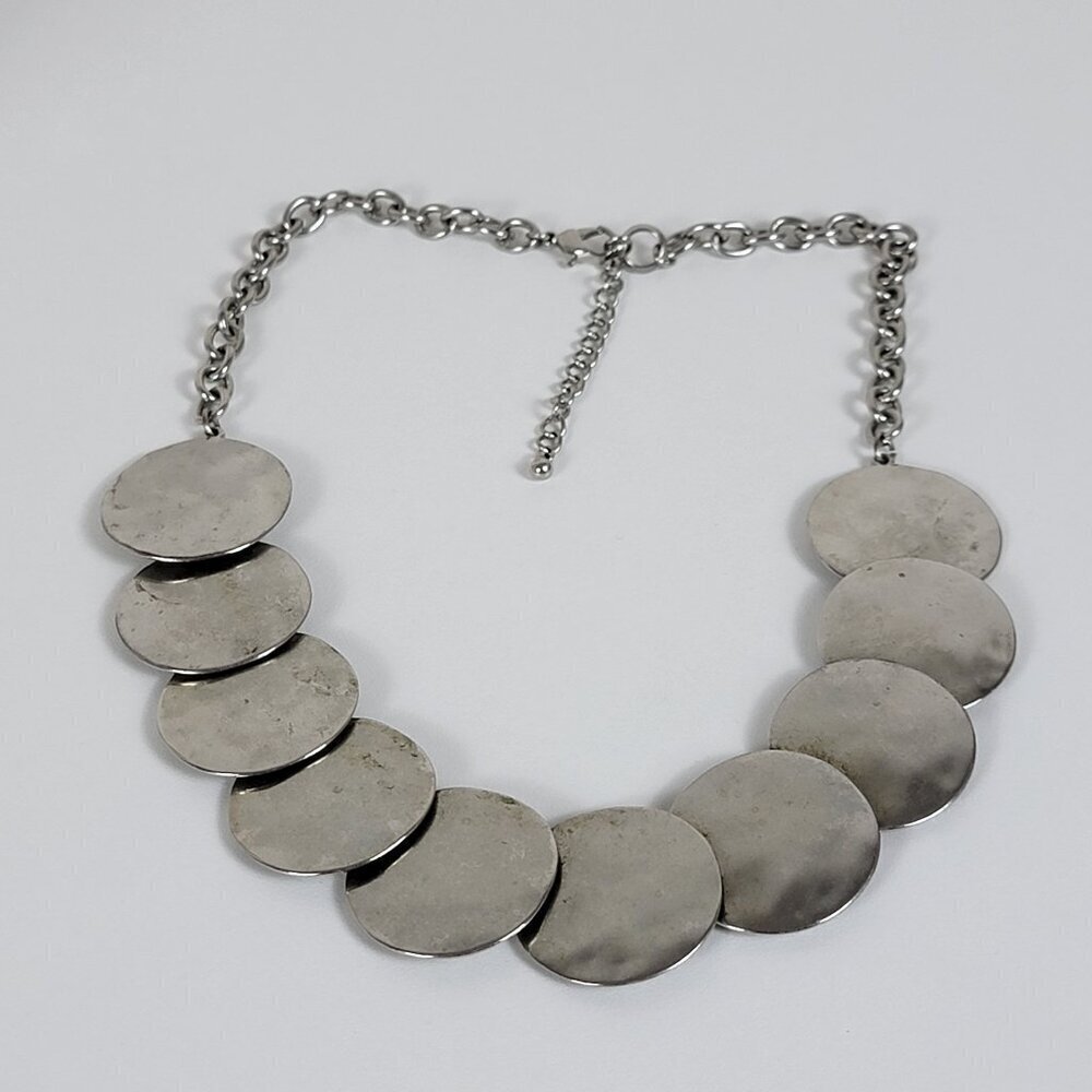 Modernist Silver-Tone Hammered Circle Link Bib Necklace 20.5 In Lobster Clasp
